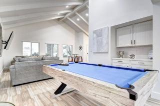 8 Large Bedrooms Heated Pool Sport Court) - 7