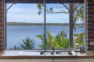 Sunshine Waterfront Lakehouse - 3