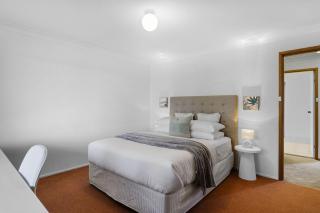 Sunshine Waterfront Lakehouse - 2