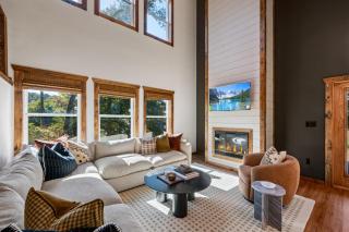 Secluded Cabin with Mountain Views Hot Tub Games - 9