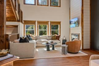 Secluded Cabin with Mountain Views Hot Tub Games - 2