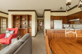 Tremblant Ski In&Out - Lake view - Wood Fireplace - 1