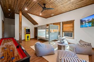 Secluded Cabin with Mountain Views Hot Tub Games - 9