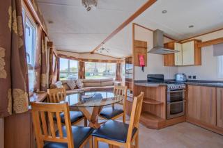 Pet Friendly 'Instow' Caravan with Sea Views - 9
