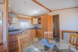 Pet Friendly 'Instow' Caravan with Sea Views - 5