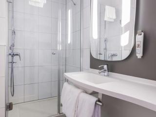 ibis Zürich Messe Airport - 9