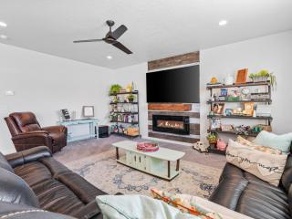 Suburban Bliss Extended Stay - 1