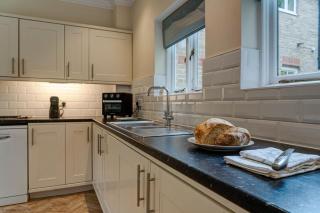 The Old Dean's House - 3