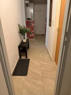 Bright U6 Jägerstraße Studio for 2 - 8