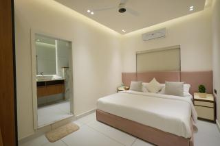 Royale Suites - Private Room - 8