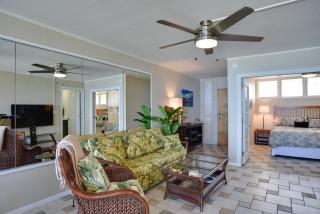 Oceanfront Lahaina Condo with Balcony and Pool Access! - 7