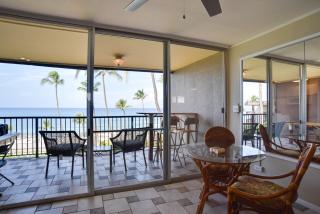 Oceanfront Lahaina Condo with Balcony and Pool Access! - 5