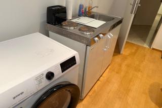 U6 Jägerstraße City Retreat for 2 - 6