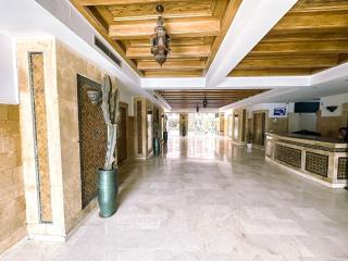 Elegant Hivernage Stay with Pool - 8