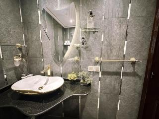 Elegant Hivernage Stay with Pool - 1