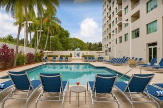 Ventur Gallery One Heated Waterfront Pool and Bar - 0