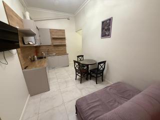 RABBIT HOUSE IN THE CENTER - 3