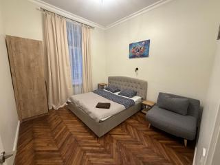 RABBIT HOUSE IN THE CENTER - 6