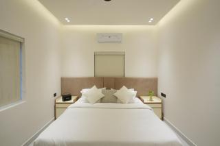 Royale Suites - Private Room - Kadayirippu - 7