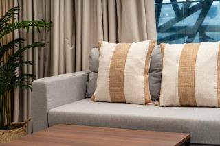 Cozy Studio, 2 Balconies, Airport & Yas F1 Circuit - 0