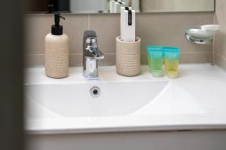 Cozy Studio, 2 Balconies, Airport & Yas F1 Circuit - 9