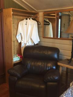 Saratoga beach cabin with hot tub - 9