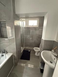 Spacious Comfort Meets Stylish Convenience - Your Perfect 3-Bedroom - 5