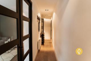 Bright 2-Bedroom Apartment with Garden in Amsterdam South - 4