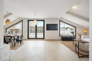 Incredible Terrace, Sea Views, Great Location - 7