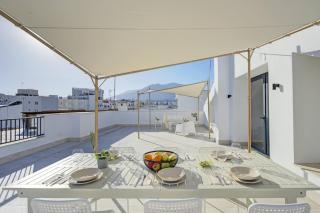 Incredible Terrace, Sea Views, Great Location - 3