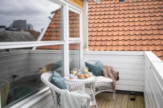 Cozy Penthouse Private Balcony City Centre - 2