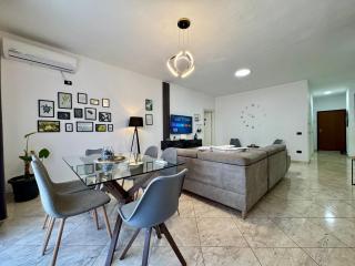 Spacious Family Apartment in City Center - 9