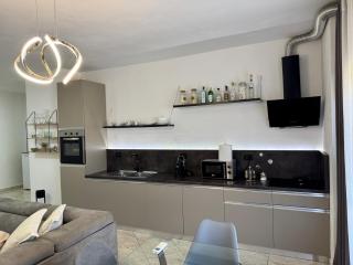 Spacious Family Apartment in City Center - 8