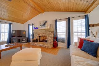 Cozy Sapphire Resort Home with Deck and Mountain Views - 5