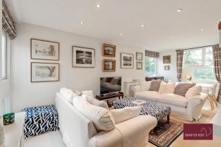 Richmond Three Bedroom Flat - 9