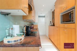 Richmond Three Bedroom Flat - 3