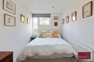 Richmond Three Bedroom Flat - 2