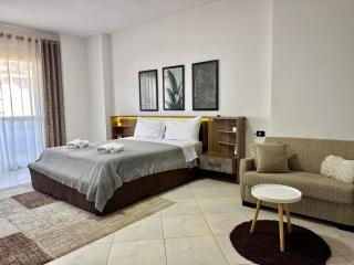 Spacious Family Apartment in City Center - 2