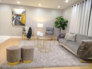 Newly Modern Lakeside House - 8