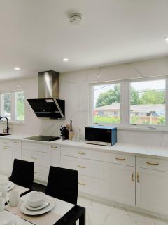 Newly Modern Lakeside House - 4