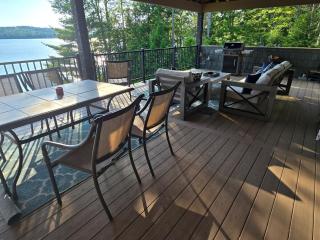 Downeast Sunset Luxury Lakehouse - 6
