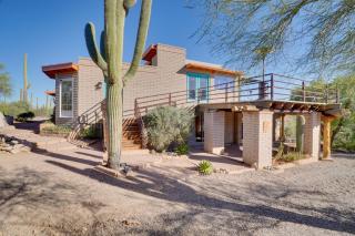 Pool and Stunning Mtn Views! Eclectic Tucson Home - 7