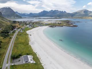 Exclusive Beach House Ramberg - Your Private Oasis - 8