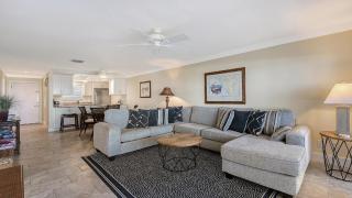 Crescent Royale Condominiums 6A - 5