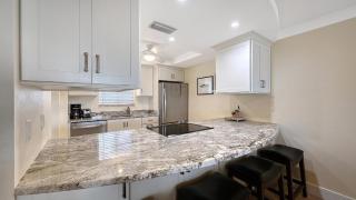 Crescent Royale Condominiums 6A - 4