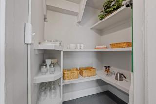 Exeter -1st Floor Large Furnished Two Bed One Bath - 1