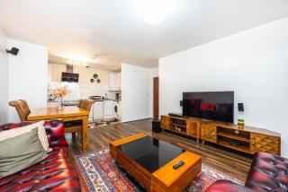 Cosy 2BR London Apt Zone 1 Near London Bridge - 0