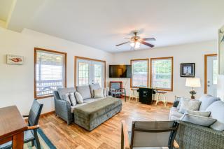 House on Oneida Lake on Lewis Point in Canastota - 7