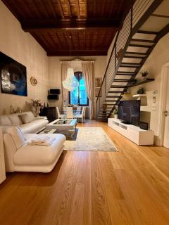 Palazzo Foresi by Strozzi 120m Luxury Apartment - 3