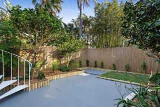 Bondi Beach Home for 10 with Terrace & 2-Car Parking - 2